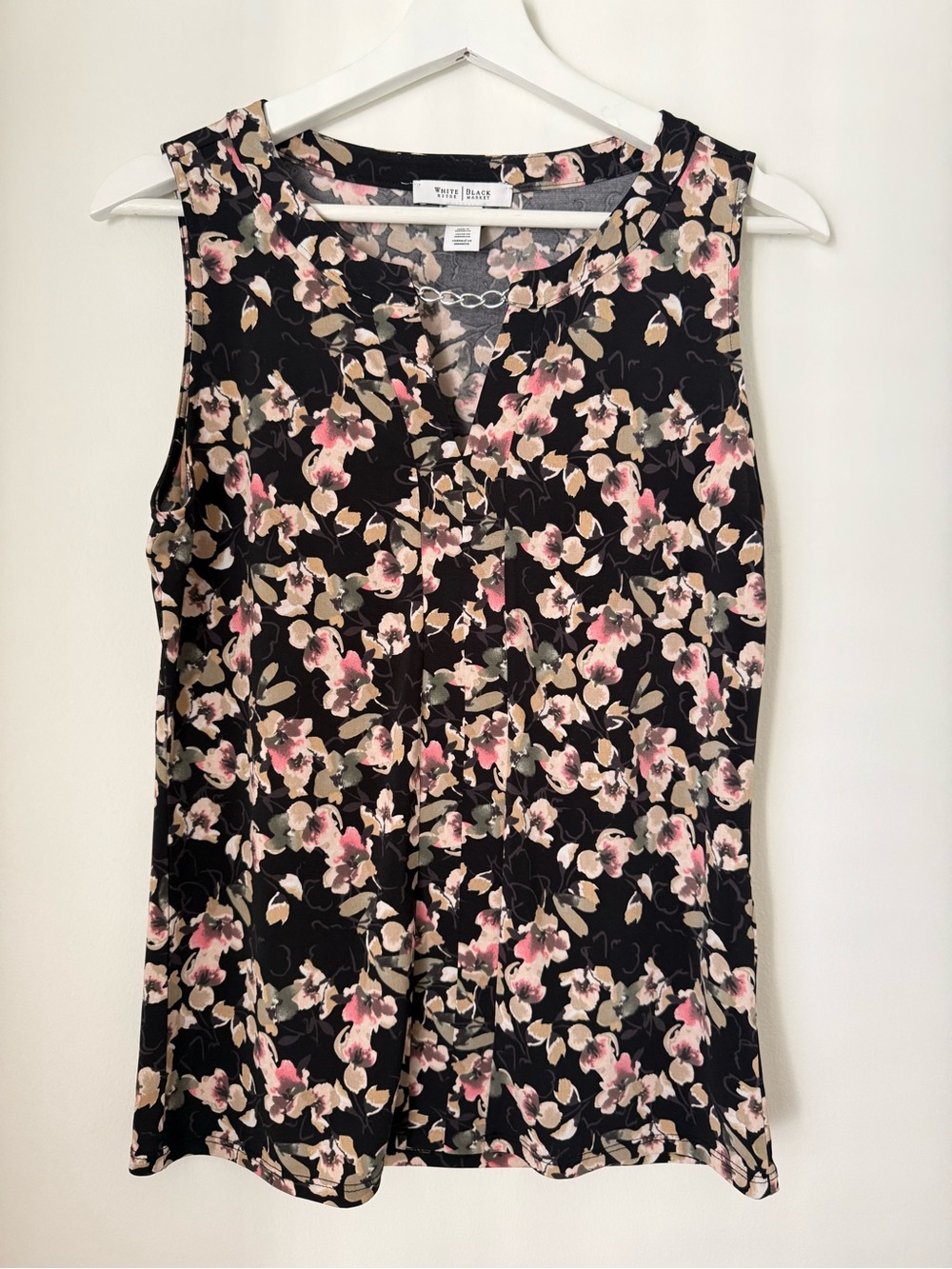 White House Black Market Floral Chain Detail Notched V Neck Shell Blouse Small